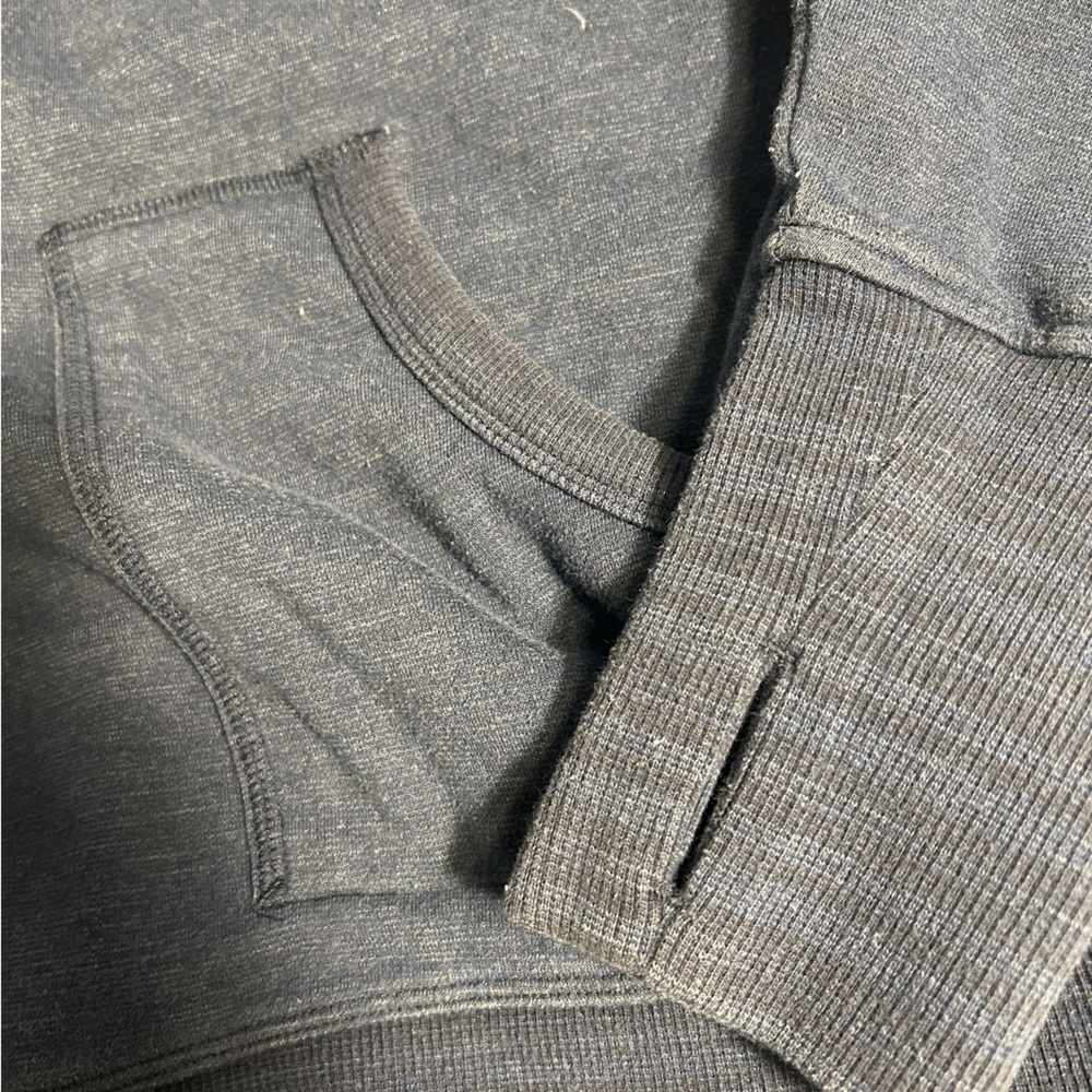 Mountain Hardware pullover - Picture 2 of 5